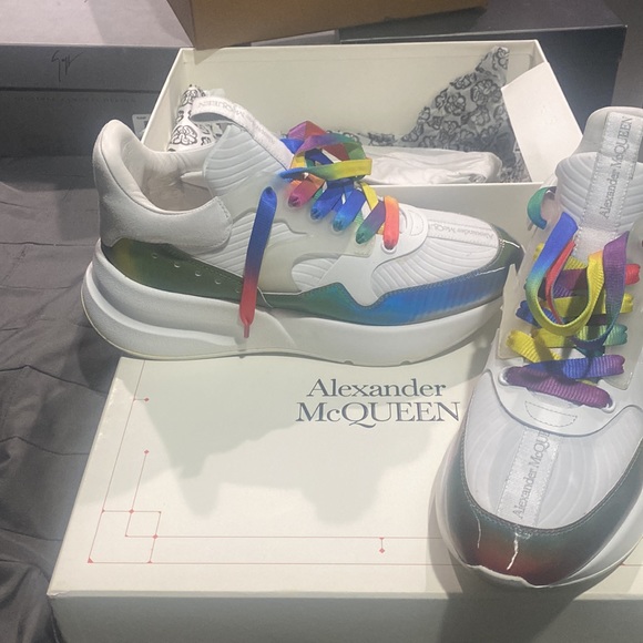 ALEXANDER MCQUEEN - Picture 2 of 4